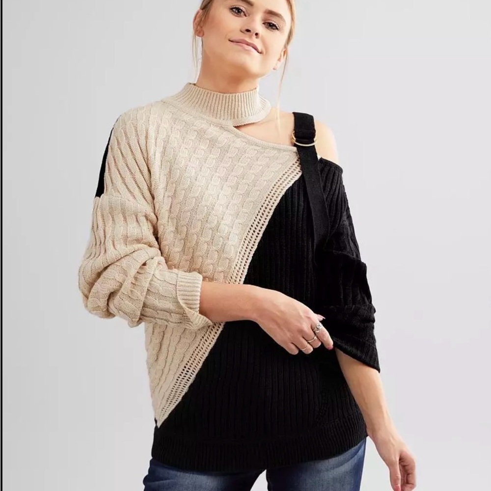 🌺Red BKE Asymmetrical cable knit color block Cold Buckle Shoulder sweater
